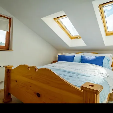 Ernestova Hisa * Lokve