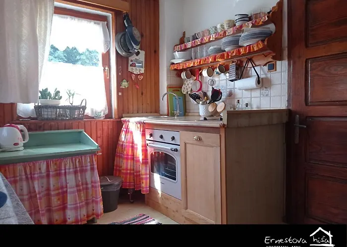 Ernestova Hisa Apartman *